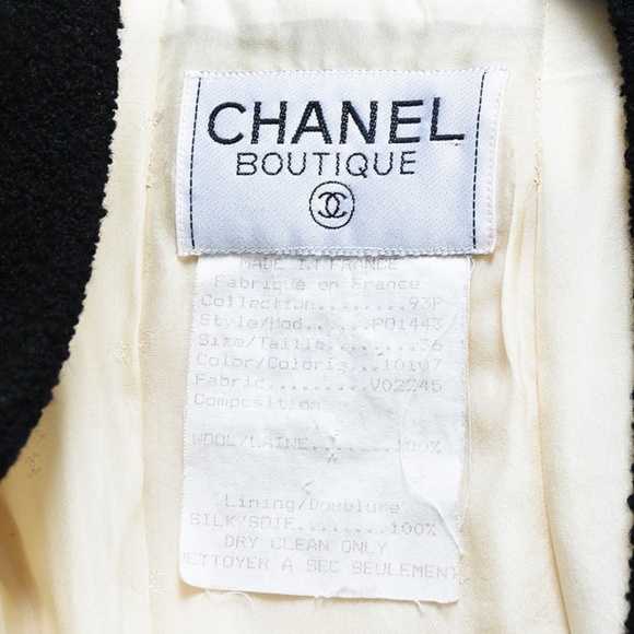 VINTAGE Chanel Boutique 93P Cream Black Wool Gold Tone 'CC" Button Jacket - Picture 2 of 3